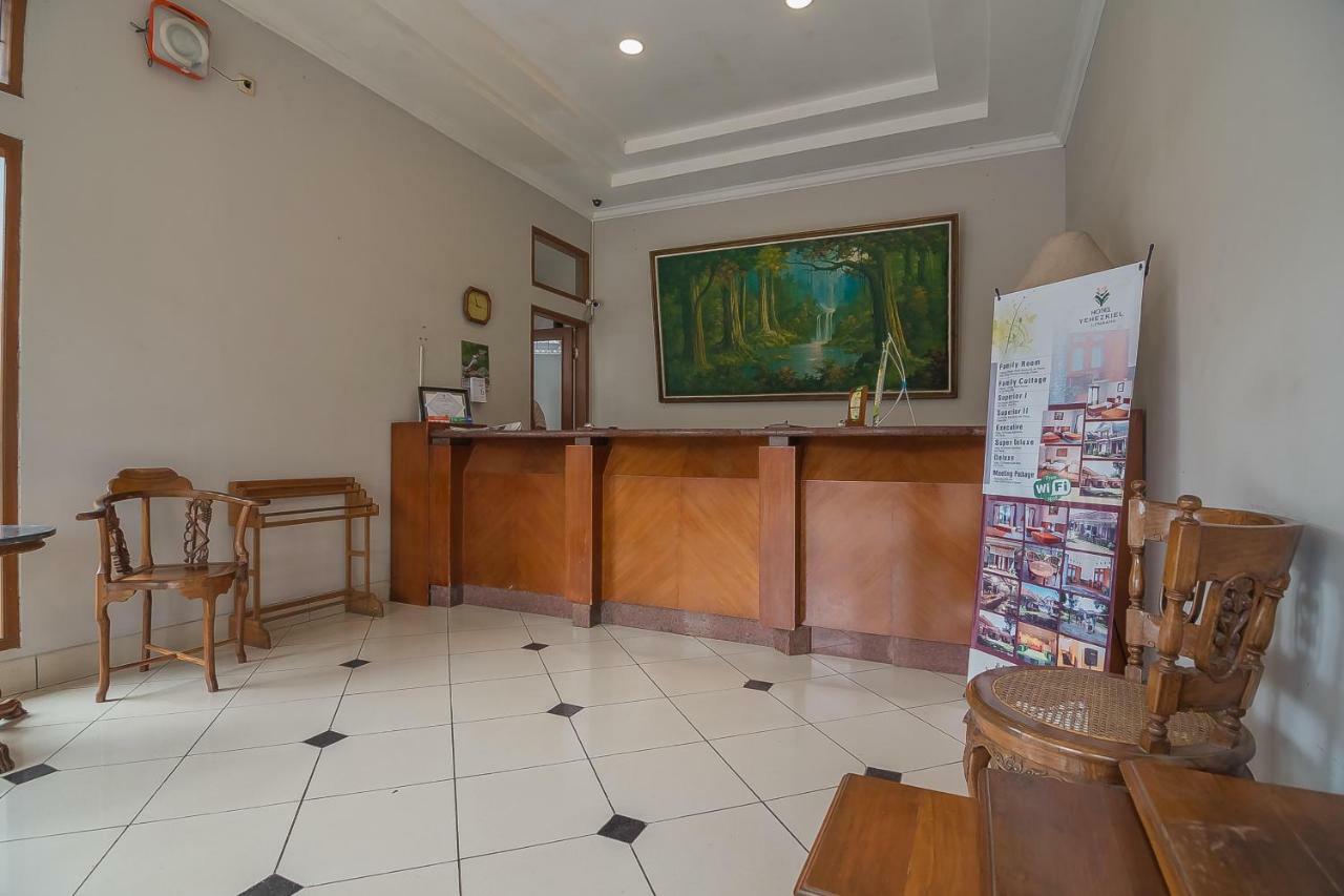Yehezkiel Hotel Lembang Mitra Reddoorz Exteriör bild